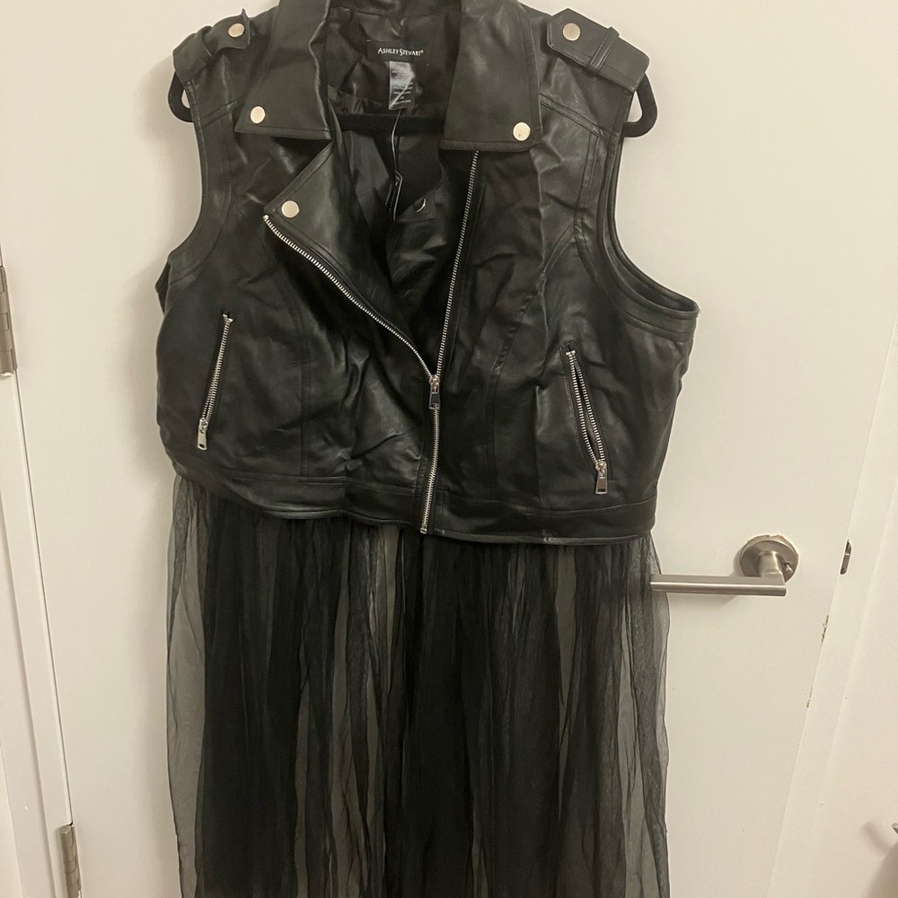 Ashley Stewart Black Sleeveless Asymmetrical Crop Top